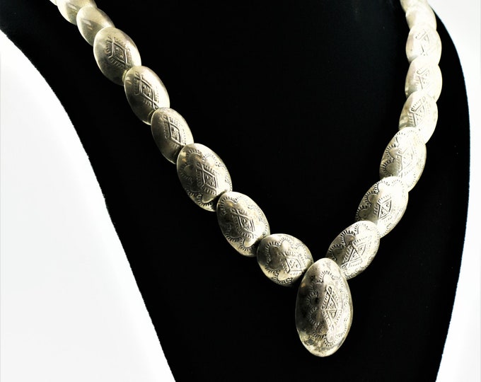 Vintage 24 Inch Navajo Beaded Oval Etched Gradual Bead Chain Southwestern Design Necklace 925 Sterling Silver NC 856Q