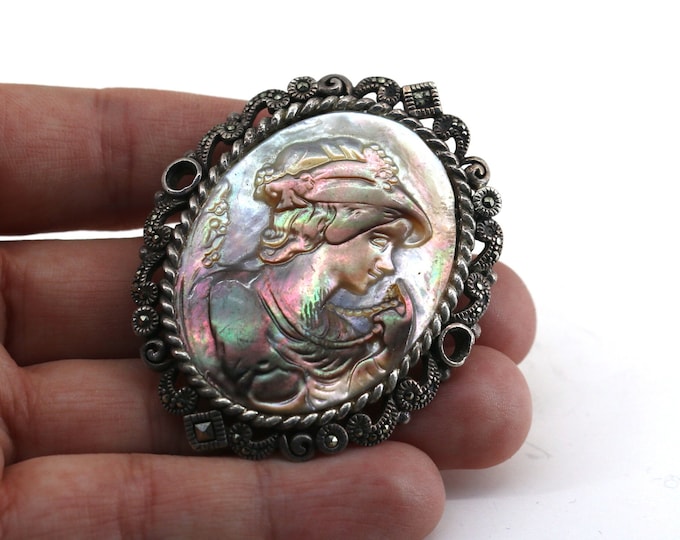 Vintage Cameo Mother Of Pearl Brooch 925 Sterling Silver BB 776