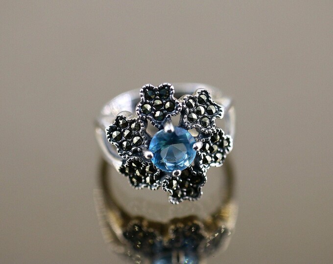 Vintage Flower Floral Shape Sparkling Blue Crystal Cz Marcasite Design Ring 925 Sterling Silver Size 8.25 RG 4310