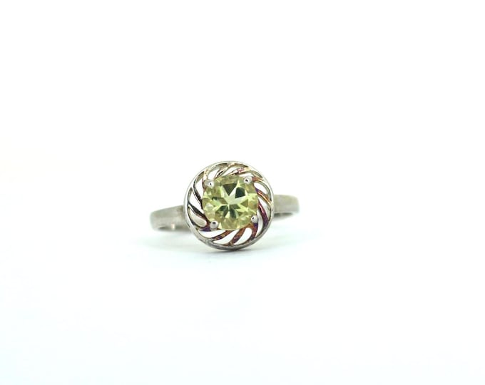 Vintage Size 8 Round Lemon Green Crystal CZ  Stones Statement Ring 925 Sterling Silver RG 1B