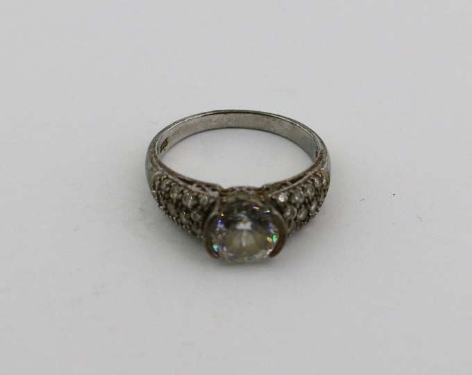 Vintage Size 8 Sparkling Round White Crystals CZ Tarnished Design Ring 925 Sterling Silver RG 3366S