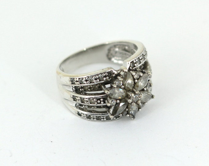 Vintage Size 5 Berricle Flower Cut Sparkling White Crystals CZ Signed SW  Ring 925 Sterling Silver  RG 2718