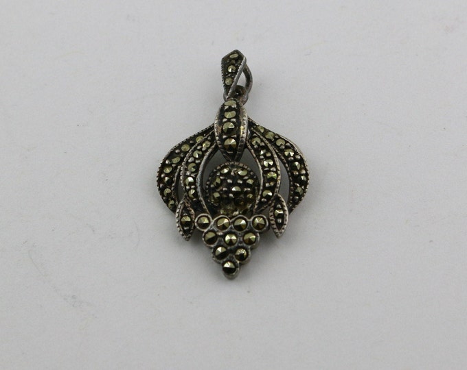 Vintage Shiny Marcasite Stones Flower Floral Art Deco Design Pendant 925 Sterling PD 2908S