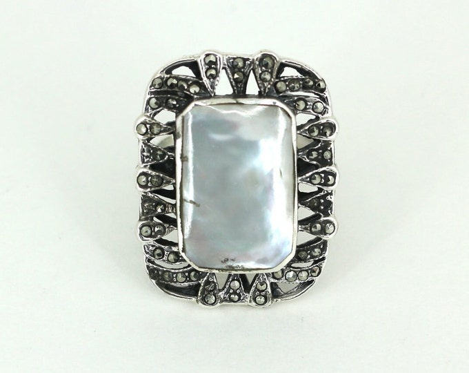 Vintage Size7.75 Square Mother of Pearl & Marcasite Ring 925 Sterling RG 2044