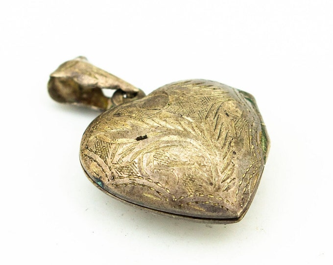 Heart Shape Abstract Floral Etched Design Small & Beautiful Vintage Locket Pendant 925 Sterling Silver PD 2825Q