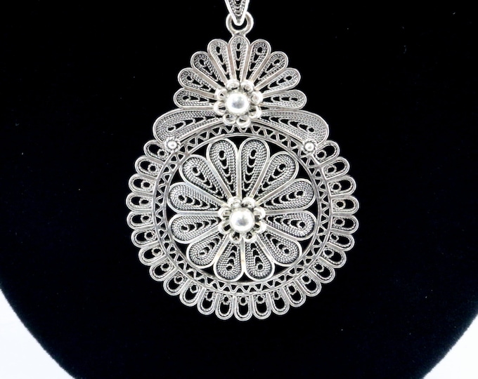 Vintage  Cat's Eye Necklace 925 Sterling Silver NC 324L