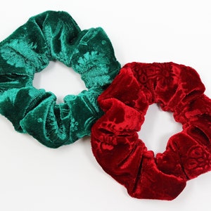 Christmas Velvet Hair Scrunchies, Holiday Scrunchies, Hair Scrunchy, Hair Tie, Red Scrunchie, Green Scrunchie, Holiday Gift, Christmas Gift