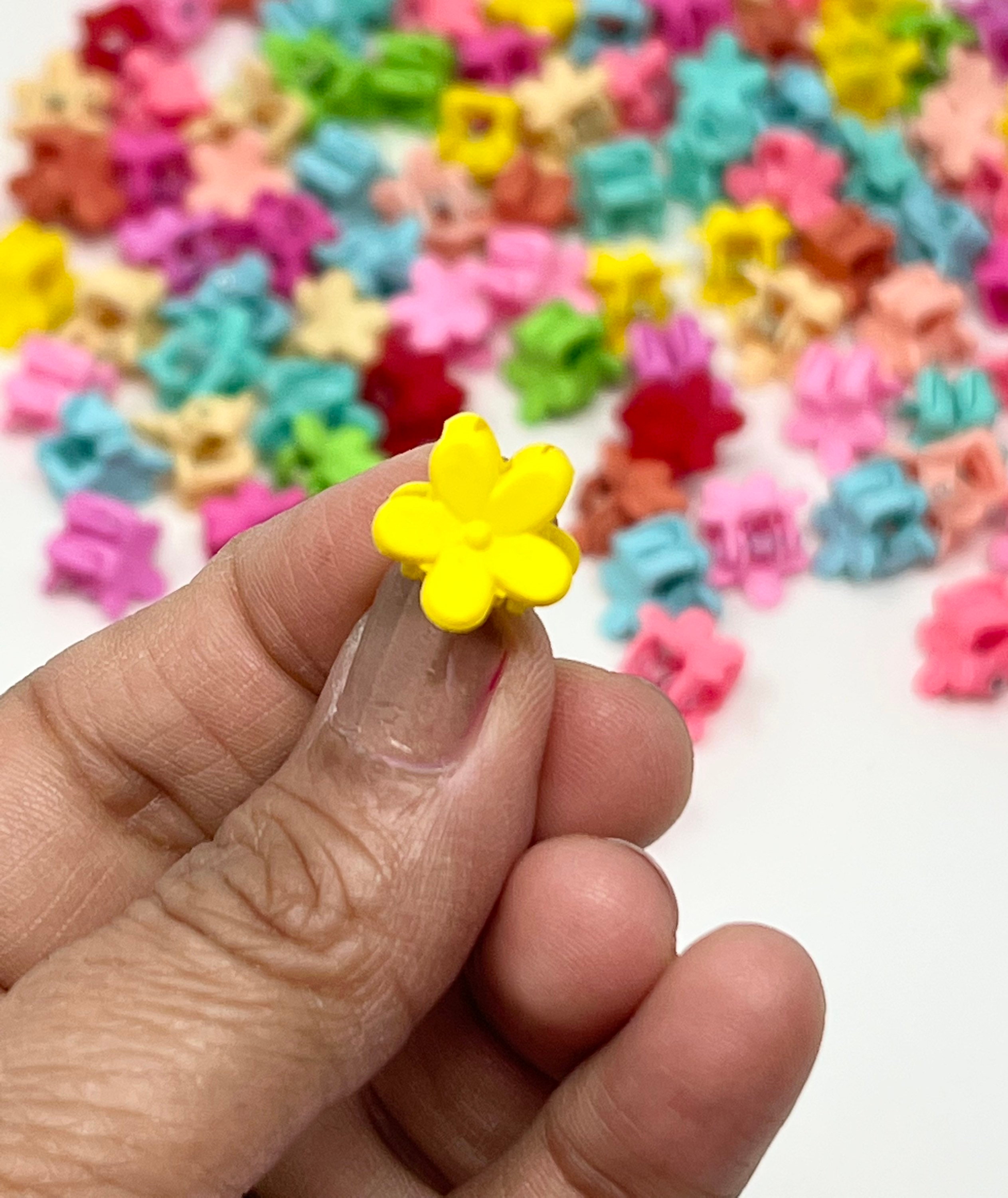 DIY Wedding Hair Combs with Bloom Culture Flowers