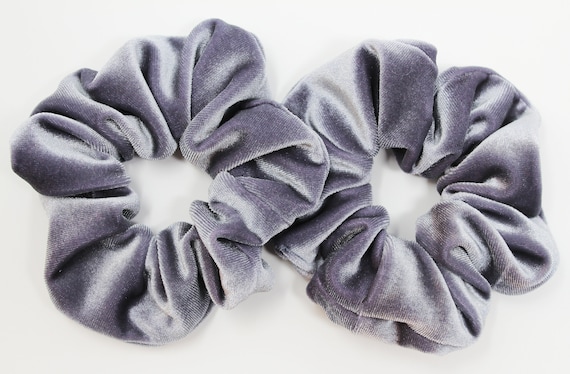 VELVET SCRUNCHIE GREY VELVET SCRUNCHIE GREY