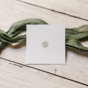 Sello de trébol diminuto / Mini sello de trébol / sello de trébol / Sello del Día de San Patricio / Día de San Patricio / Sello de trébol de cuatro hojas