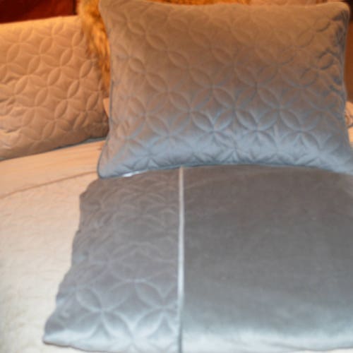 LAGOON supersoft Luxurious UpholsteryDuvet REVERSIBLE to soft contrast lighter shade, 2024 with piping all seams /zipper closure