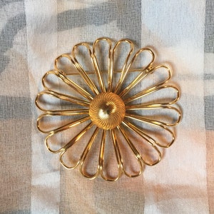 Vintage Flower Pin Brooch