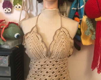 Dos nu au crochet