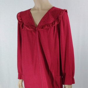 Women&#39;s Robe Red Velour Kaftan 70&#39;s 80&#39;s Red Ruffle Satin Piping Zipper Front Long Sleeves Pockets Gown Good Condition Vintage Size M