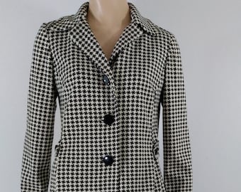 Vintage Houndstooth Trench Coat, Shoulder Pads, Black Buttons, Size 6