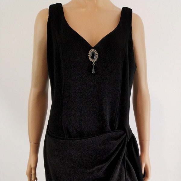 Black Cocktail Dress 70's 80's Women's Dress Black Sleeveless Black Brooch Evening Excellent Condition Vintage by WHY DESIGN Size 16 Usa