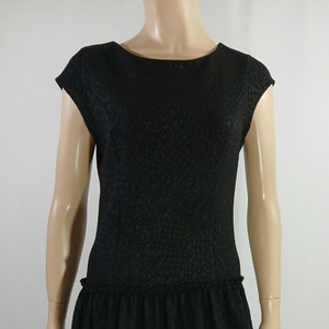 Women&#39;s Black Dress Crpped Short Sleeve Zipper Stretchy Fabric Drop Waist Flare-out Skirt New Condition Vintage by WORTHINGTON Size 10