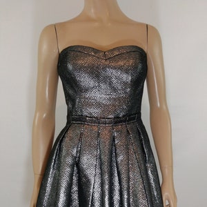Women&#39;s Metallic Dress Gunmetal Black Metallic Silver Sweetheart Strapless Flare Skirt Textured Like New Condition Vintage by GUESS Size 6