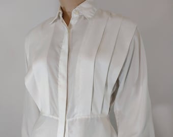 Women's White Blouse 80's White Blouse Long Sleeve Pleated Silky Satiny Lightweight Gorgeous Excellent Condition Vintage by NICOLA Size 8