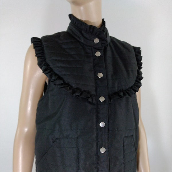 Black Vest Black Quilted Vest Women's Puffy Silver Snap Front Tiny Ruffle Trim Lining Pockets Like New Condition by IN STUDIO Size M petite
