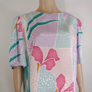 Women&#39;s Blouse 80&#39;s Short Sleeve Soft Pastel Pink Blue White Color Block Floral Lightweight Silky Satin Excellent Vintage by LORAC Size XL