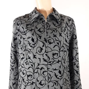 Women&#39;s Jacket Blazer Grey Black Velvet Textured Floral Vine Print Zip Front Gorgeous Like New Condition Vintage by DRAPERS & DAMONS Size M