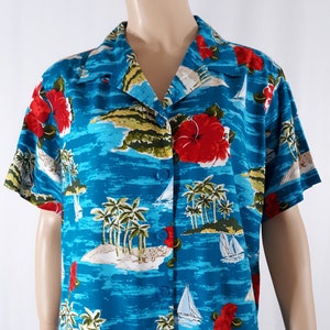 Women&#39;s Hawaiian Shirt 80&#39;s 100% Rayon White Blue Colorful Island Graphic Short Sleeve Excellent Condition Vintage by BASIC EDITION Size XL