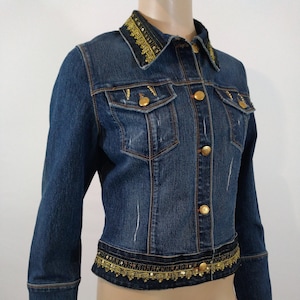 Jean Jacket Women&#39;s Denim Long Sleeve Blue 98% Cotton Stretch Gold Trim Cool Long Cuffs Lux Like New Condition Vintage by CANDIES Size L