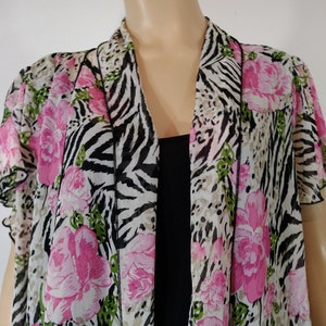 Plus Size Top Women&#39;s Short Sleeve Semi Sheer Pink Floral w Black Built-in Tank Stretchy Perfect Condition Vintage by Sarah Michelle Size 1X