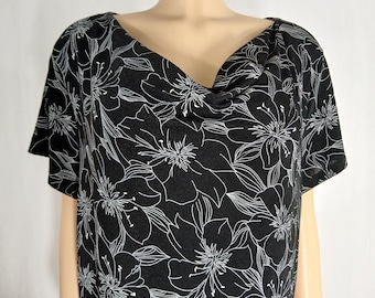 Plus Size Black Floral Print Top: Vintage Short Sleeve BRIGGS NY Size 2X