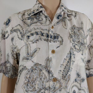 Men&#39;s Shirt TOMMY BAHAMA Shirt Hawaiian Abstract Floral Print Short Sleeve 100% Cotton Woven Soft Colors Like New Condition Vintage Size S