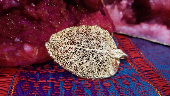 24K Gold Dipped Leaf Pendant, 80s Vintage Jewelry - image 2