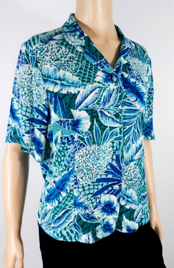 80/'s Women/'s Hawaiian Shirt Short Sleeve Blue Black Gold Turquoise Cool Print Button Down 100/% Rayon Tiny Collar Vintage by CALICHE Size S