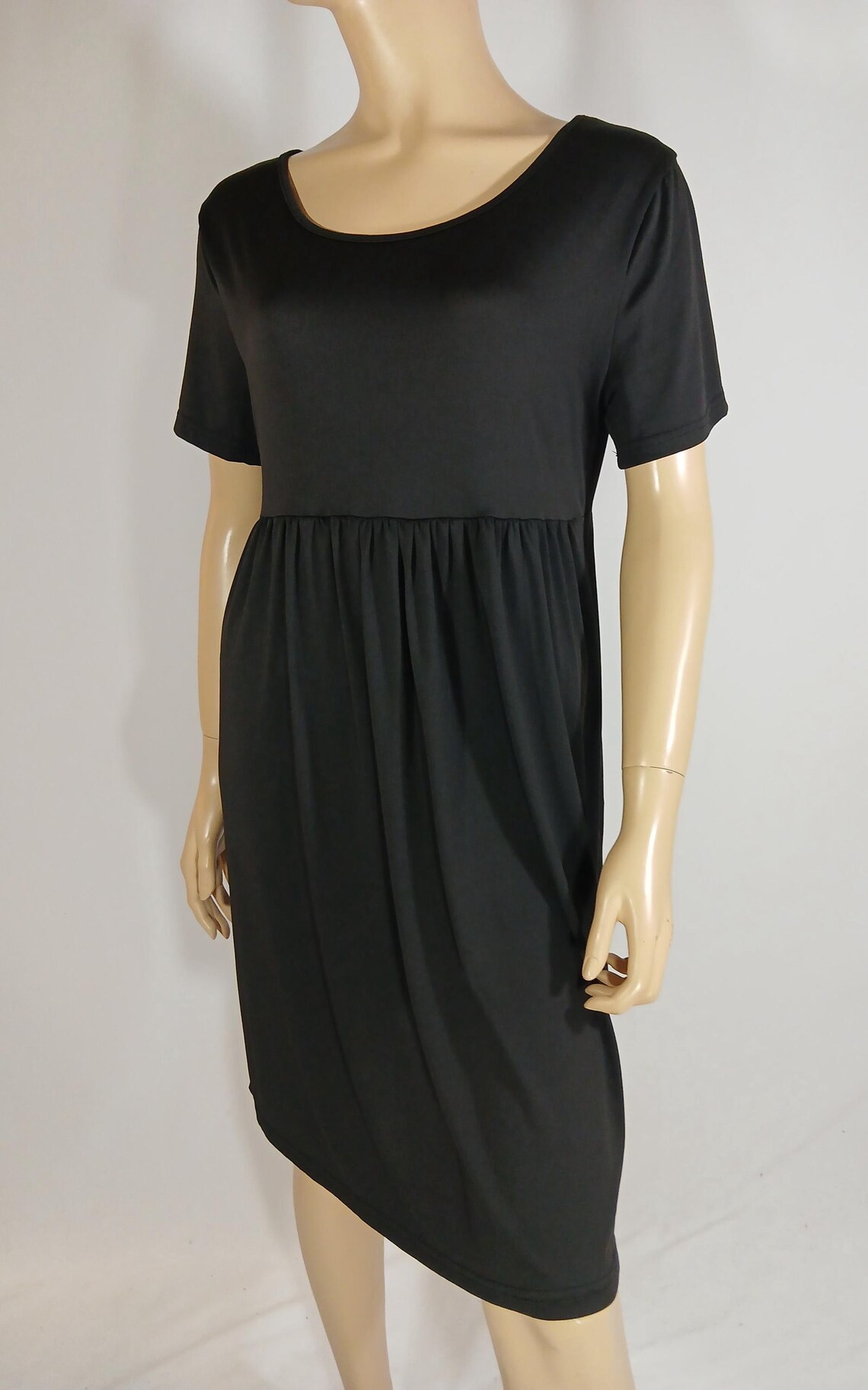 blue dress red shoes Light Stripe Belted Size:2 giftsforher_25 7 Black-Owned Fashion Brands