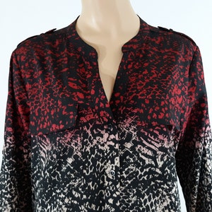 Calvin Klein Women&#39;s Shirt Black Red White Button Down Long Sleeve Snakeskin Animal Print Classic Cool Like New Condition Size L