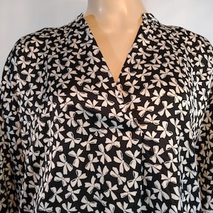 Women&#39;s Black Blouse Long Sleeve Long Cuff Silky Black White Adorable BOW Print Lux Like New Condition Gorgeous Vintage by ANN TAYLOR Size M