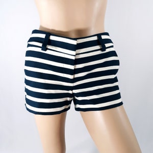 Anne Taylor Shorts Women&#39;s 100% Cotton Black/Navy White Striped Textured Fitted Pockets Belt Loops Chic Shorts Like New Vintage Size 0