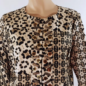 Women&#39;s Leopard Jacket Black White Brown Leopard Print Abstract Wooden Metal Modern Beading Excellent Like New Condition by RUBY RD Size 10