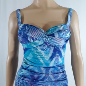 Swim Suit Women&#39;s One Piece Blue Shades Abstract Bombshell Glamour Gathered Flawless Like New Condition by EMERALD BAY size 8