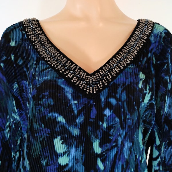 Plus Size Top Women's Long Sleeve Dark Blue Black Heavily Beaded V Neck Pleated Gorgeous Perfect Like New Condition by CATHERINE'S Size 1X