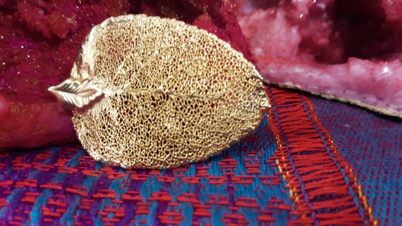 24K Gold Dipped Leaf Pendant, 80s Vintage Jewelry - image 8