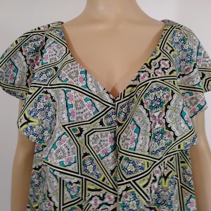 Women&#39;s Summer Top Ruffle Sleeve Geo Print Pastel Colors Ruffled Front Silky Lightweight Excellent Condition Vintage Size XL by ATTENTION