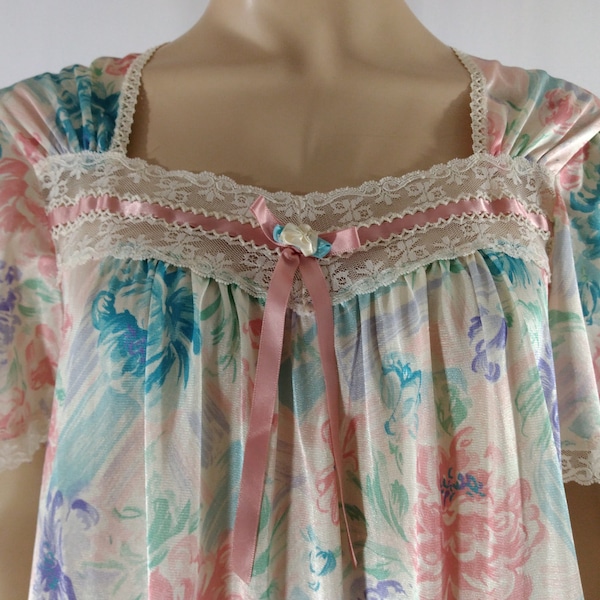 Women's Night Gown 80's Pastel Colors Floral Short Sleeve Lace Trim Blue Ribbon Pretty Excellent Condition Vintage by VASSARETTE Size S USA