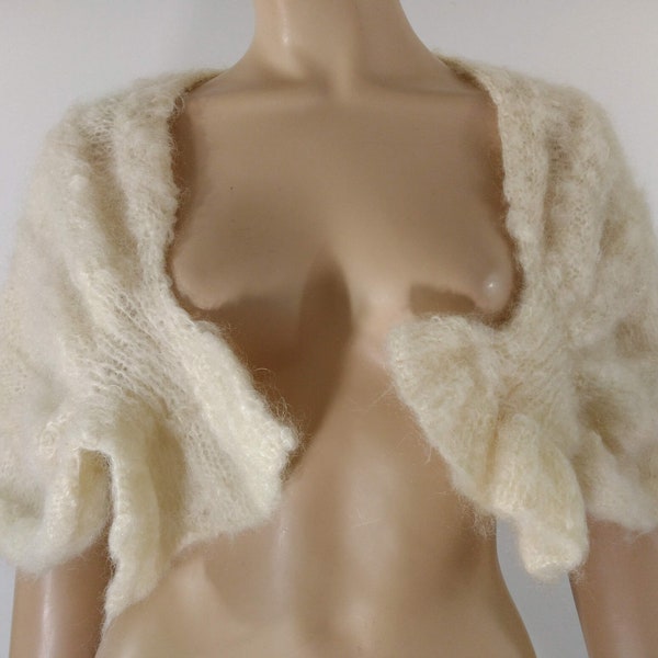 Vintage Shawl 40's 50's 60's Cream Beige Sweater Capelet Granny Shawl Angora Wool Fuzzy Crochet Vintage Women's One Size PERFECT CONDITION