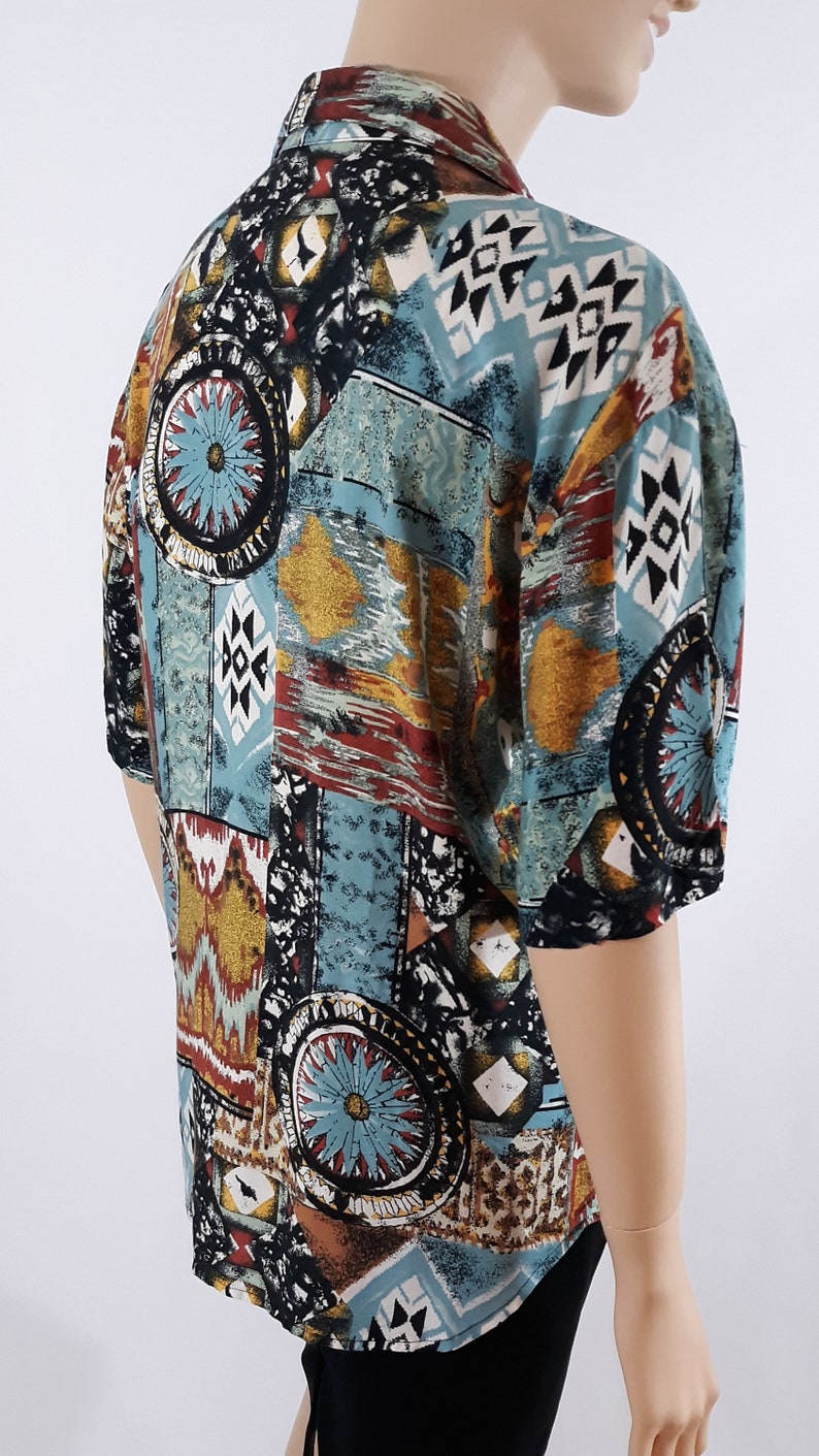 80/'s Women/'s Hawaiian Shirt Short Sleeve Blue Black Gold Turquoise Cool Print Button Down 100/% Rayon Tiny Collar Vintage by CALICHE Size S