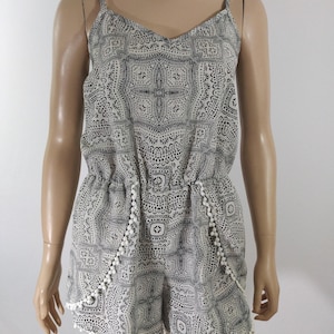 Romper Jumpsuit Women&#39;s Summer Geo Abstract Black White Grasshopper Elastic Waist Shorts Pom Pom Trim Excellent New Condition Vintage Size M