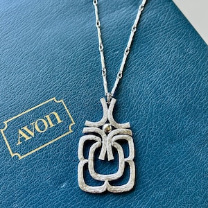 Vintage Avon Silver Tone Statement Necklace