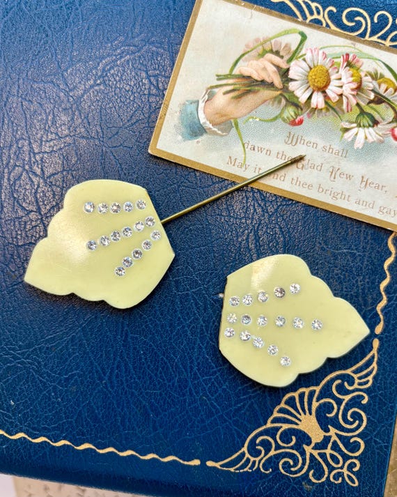Vintage Celluloid & Rhinestone Jabot Pin - image 4