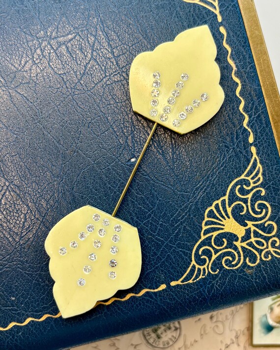 Vintage Celluloid & Rhinestone Jabot Pin - image 5