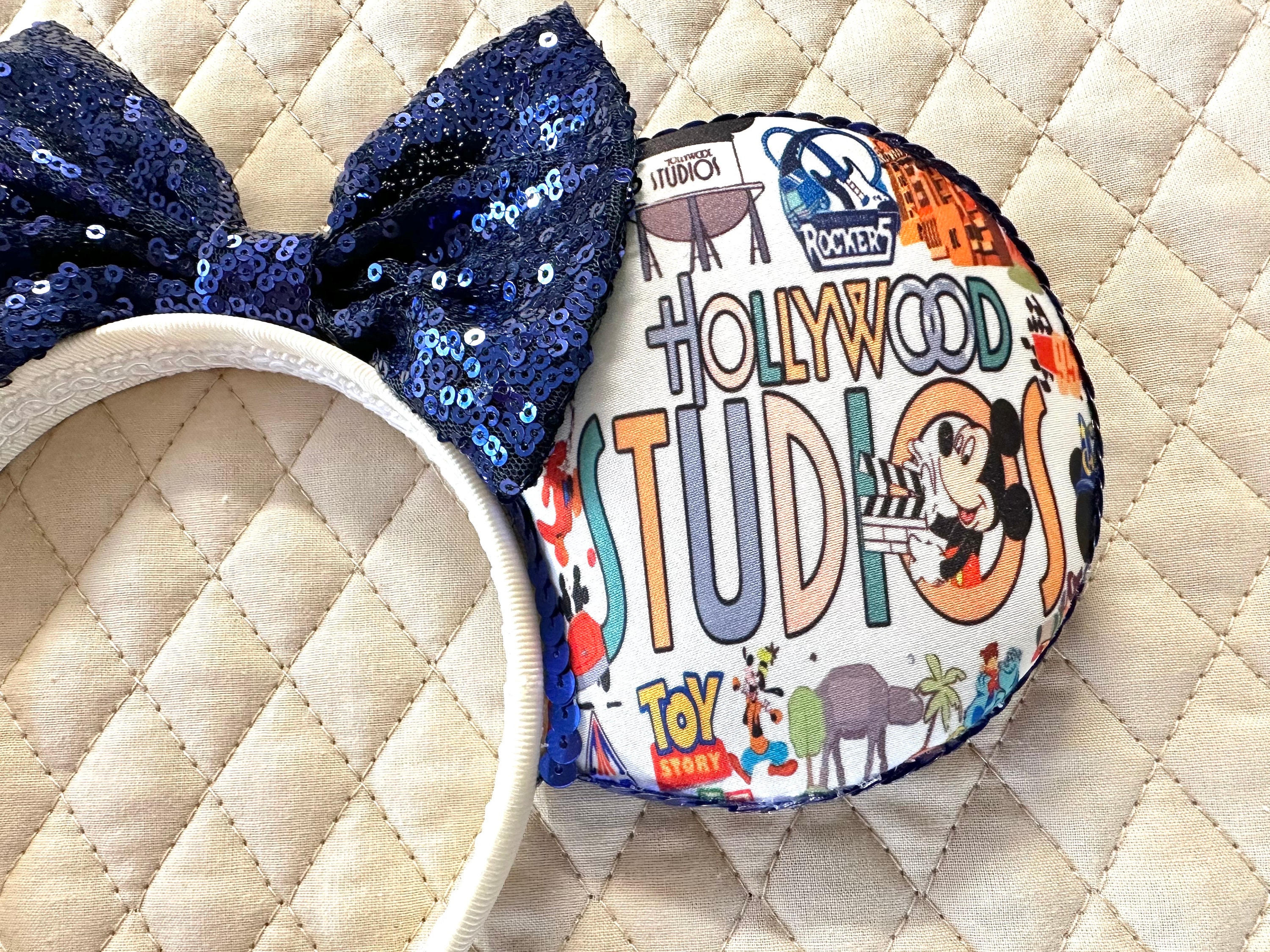 Hollywood Studios Mouse Ears: Sequin Bow, Park Inspired - Etsy display picture 1